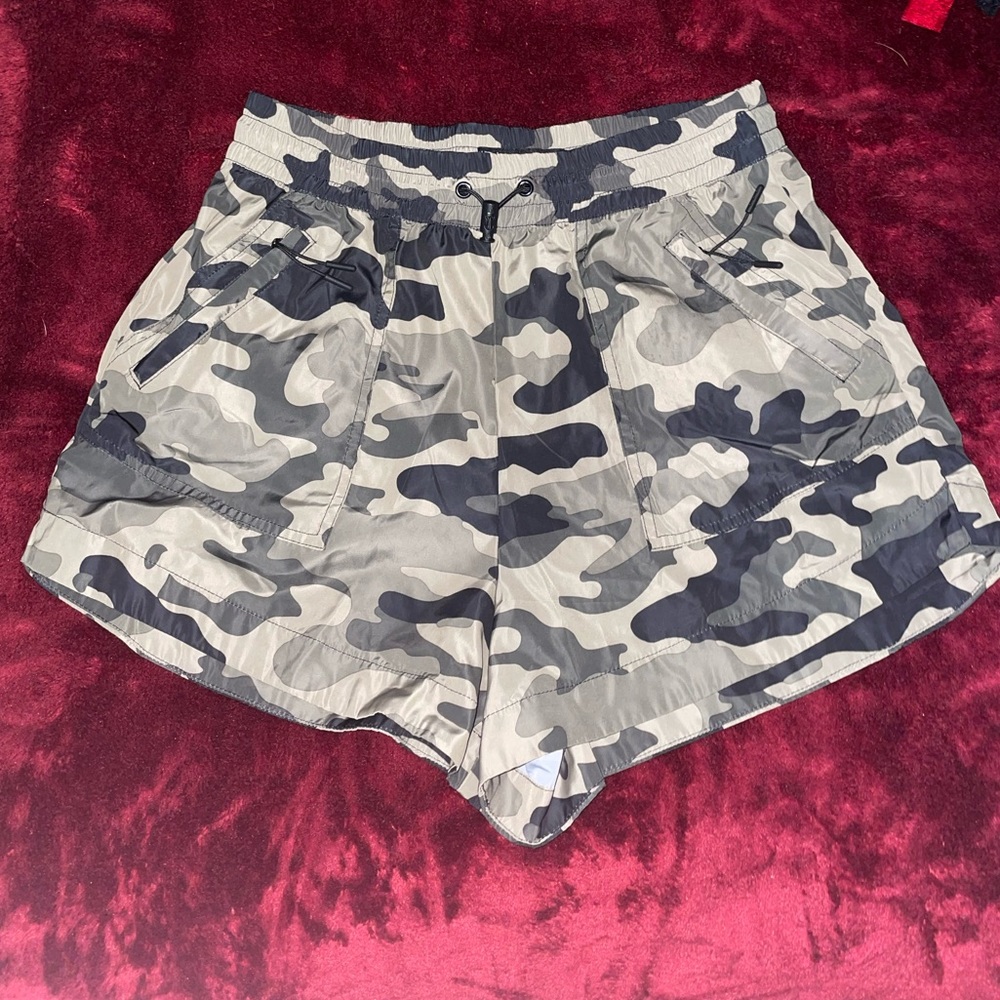 Zara Women’s Camo Shorts